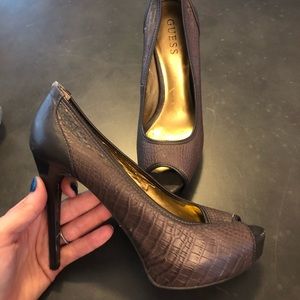 GUESS heels